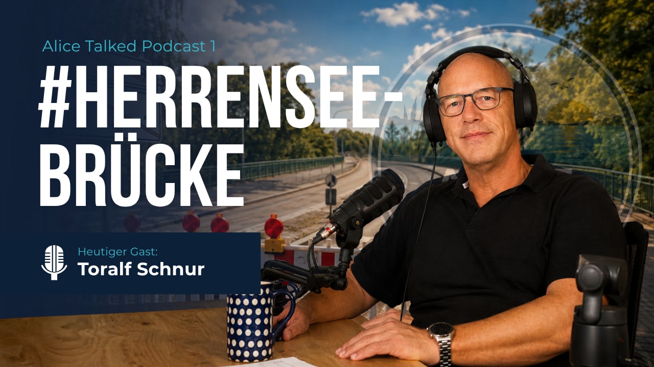 Alice Talked Podcast 1: #Herrenseebr&uuml;cke. Zu Gast Toralf Schnur, im Hintergrund die gesperrte Herrenseebr&uuml;cke in Waren an der M&uuml;ritz.